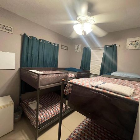 Miami Vibes "Hostel-Like" Shared Room North Miami Exterior photo