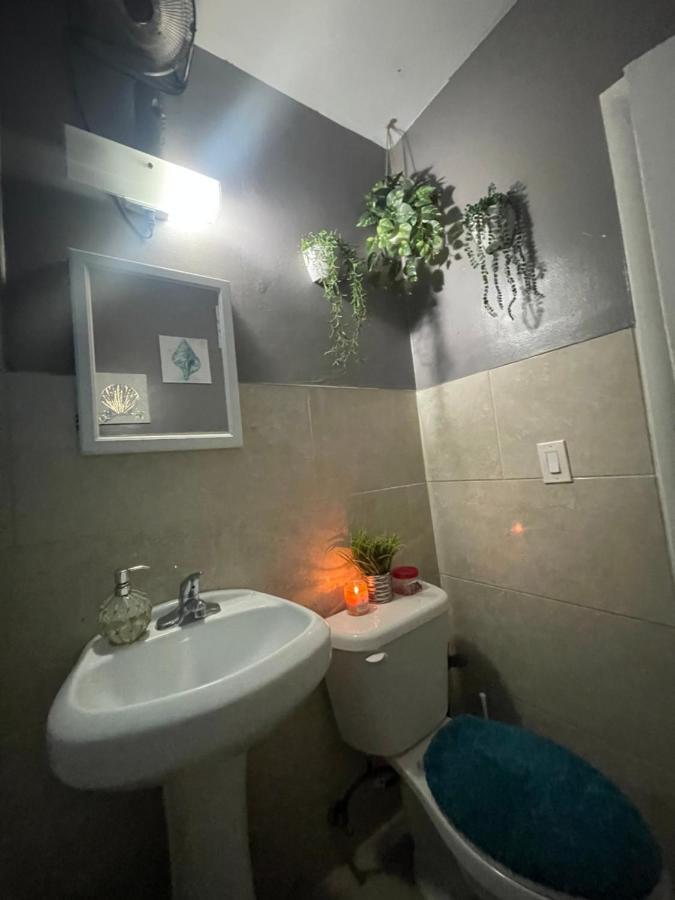 Miami Vibes "Hostel-Like" Shared Room North Miami Exterior photo