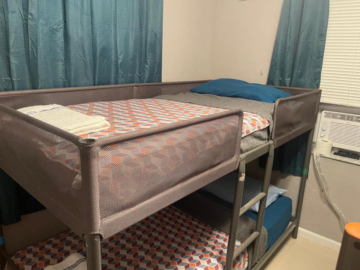 Miami Vibes "Hostel-Like" Shared Room North Miami Exterior photo