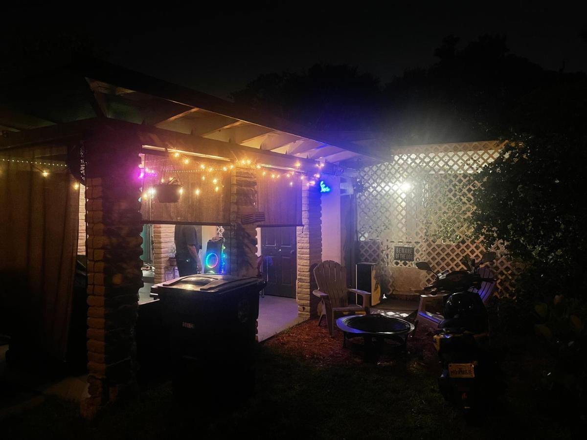 Miami Vibes "Hostel-Like" Shared Room North Miami Exterior photo