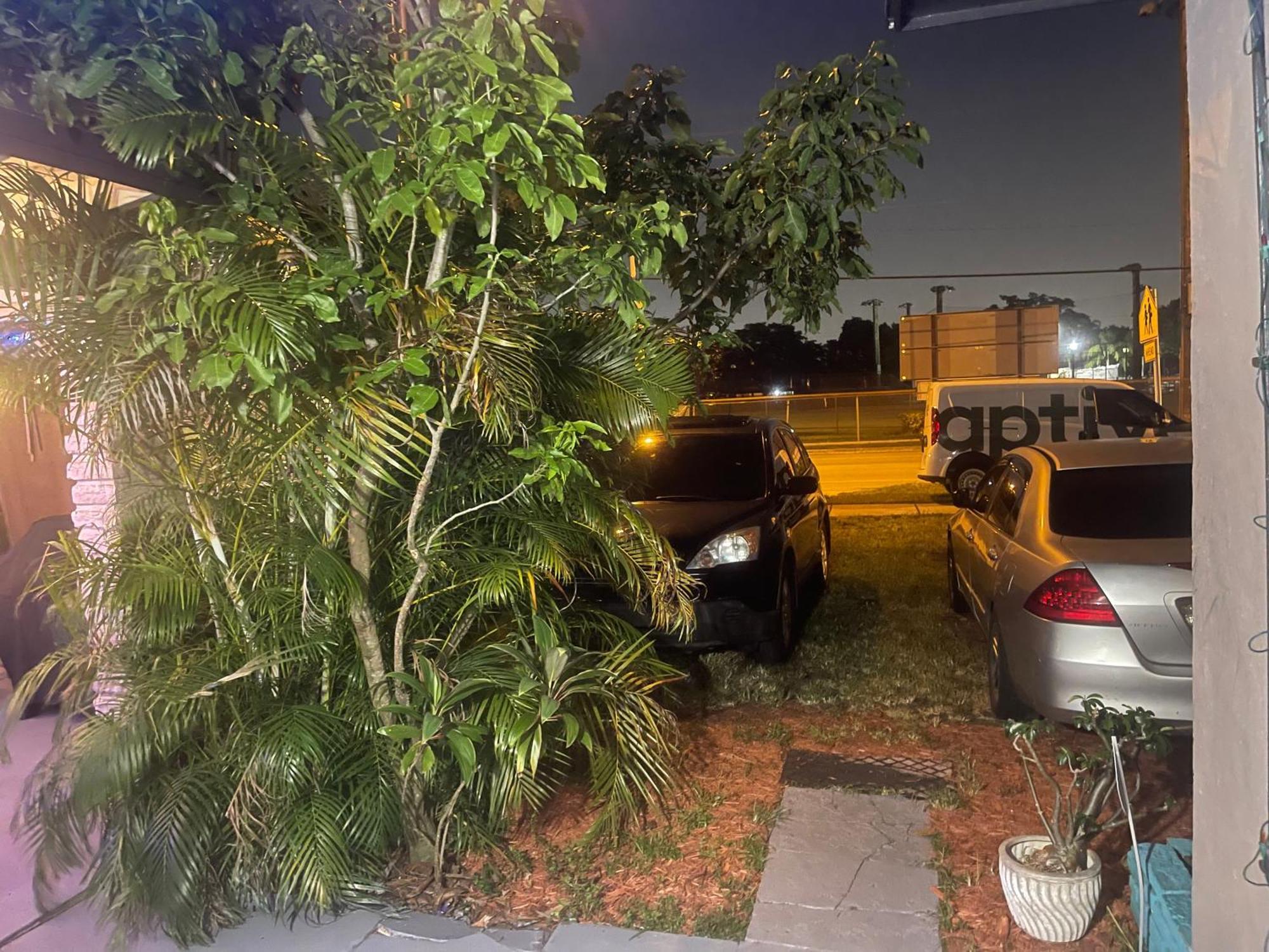 Miami Vibes "Hostel-Like" Shared Room North Miami Exterior photo